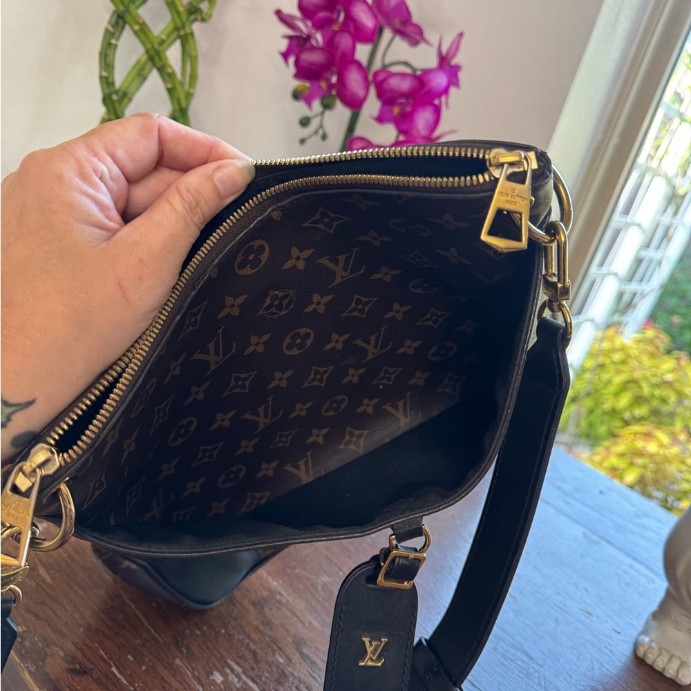 Louis Vuitton Brown and Black Shoulder Bag - Picture 10 of 11